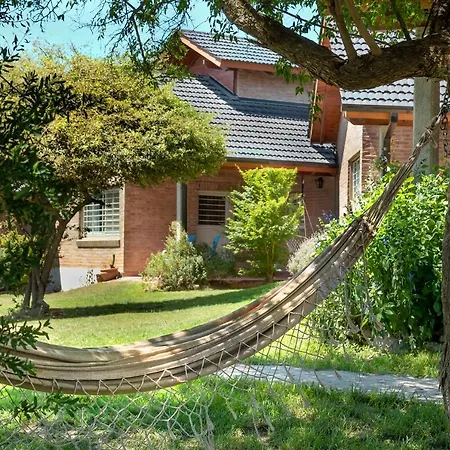 Casa Arboles De Tala Con Parque Amplio Villa Villa General Belgrano Exterior photo