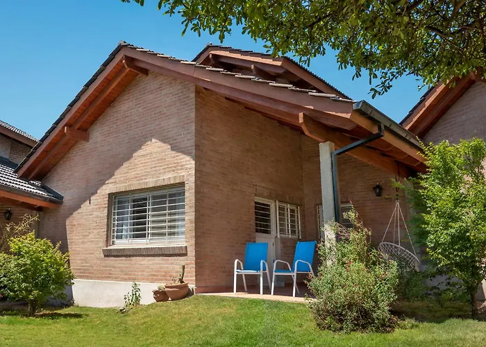 Casa Arboles De Tala Con Parque Amplio