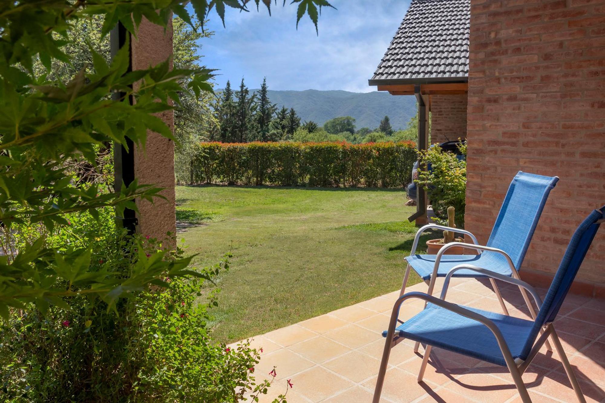 Casa Arboles De Tala Con Parque Amplio Villa General Belgrano